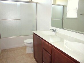 2554 Pine Brook Dr in Stockton, CA - Building Photo - Building Photo