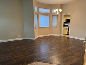 1450 Penhurst Way in Roseville, CA - Building Photo - Building Photo