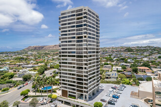 Regency At Kahala in Honolulu, HI - Building Photo - Building Photo