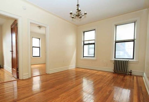 34-32 33rd St in Queens, NY - Building Photo