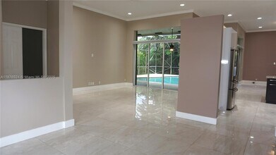 2524 Eagle Run Ct in Weston, FL - Building Photo - Building Photo