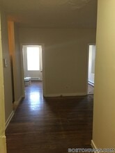 886 Huntington Ave, Unit 4 in Boston, MA - Building Photo - Building Photo