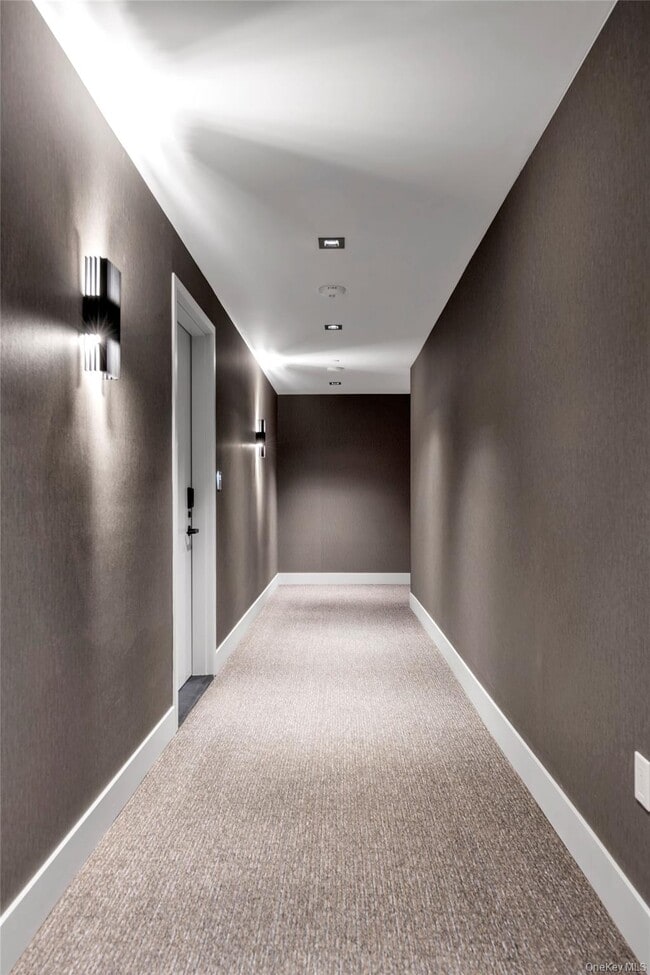 108 Middle Neck Rd in Great Neck, NY - Building Photo - Building Photo