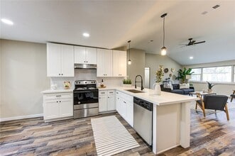 15706 Amapola Dr in Houston, TX - Building Photo - Building Photo