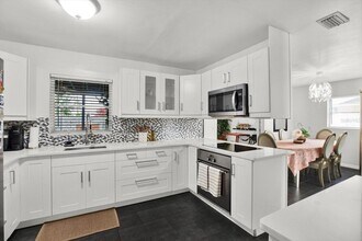 6504 Lenore Dr in Tampa, FL - Building Photo - Building Photo