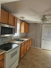 43 Beach St in Westerly, RI - Building Photo - Building Photo