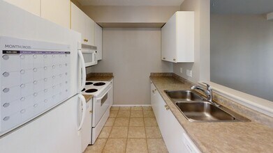 7202-7105 105 St in Grande Prairie, AB - Building Photo - Building Photo