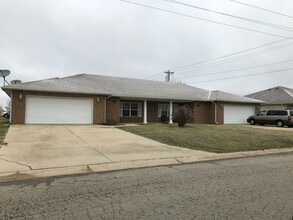 645 Eastmont in Lebanon, MO - Building Photo - Building Photo