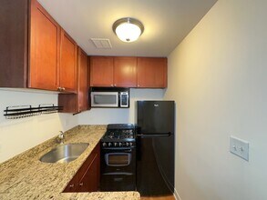 645 W Wrightwood Ave, Unit J00P in Chicago, IL - Foto de edificio - Building Photo