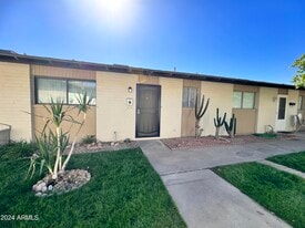 6721 E McDowell Rd in Scottsdale, AZ - Building Photo