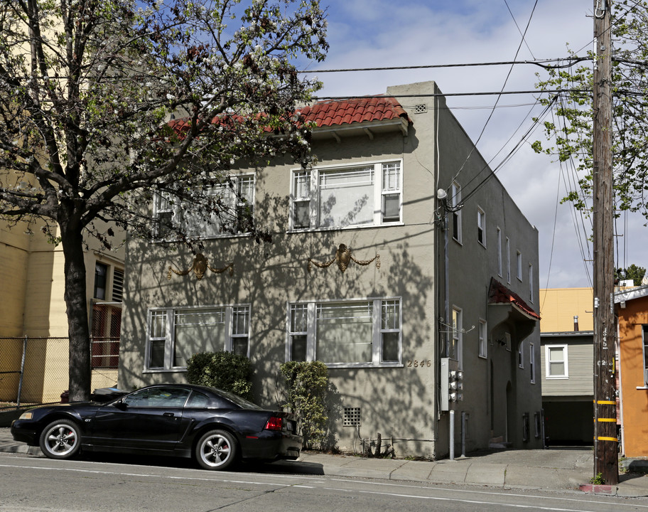 2846 Macarthur Blvd in Oakland, CA - Building Photo