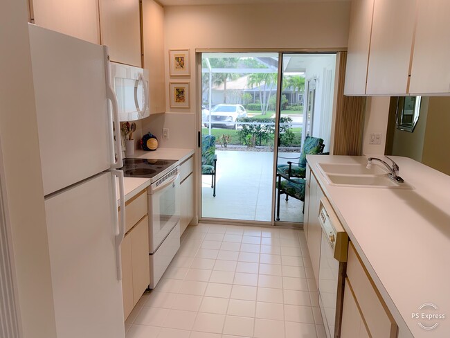 property at 7102 Geminata Oak Ct