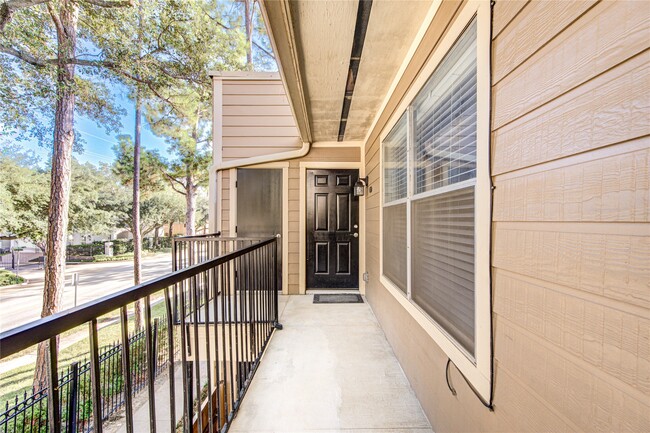 726 Bering Dr in Houston, TX - Building Photo - Building Photo