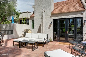 7542 E Pleasant Run in Scottsdale, AZ - Building Photo - Building Photo