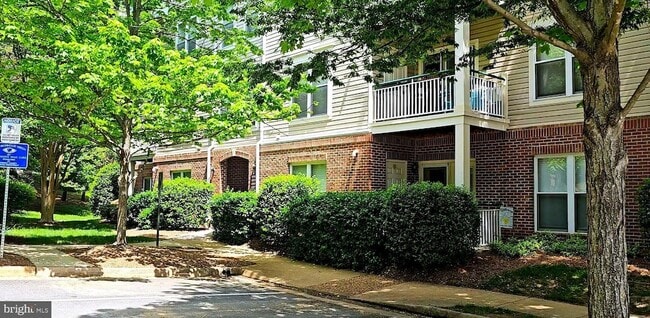 6501 Grange Ln, Unit 201 in Alexandria, VA - Building Photo - Building Photo