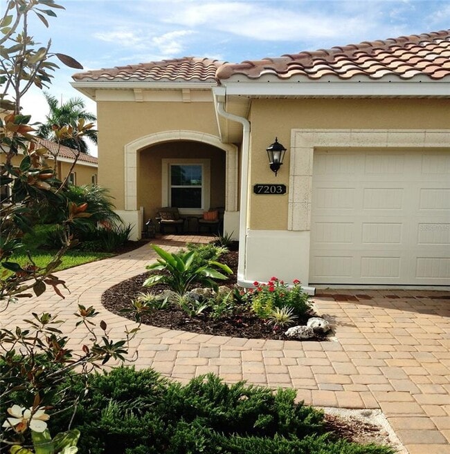 property at 7203 Vista Bella Dr