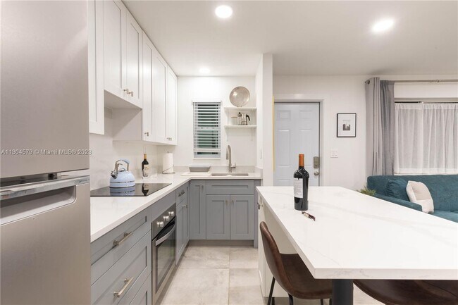 1826 Jefferson St-Unit -S in Hollywood, FL - Building Photo - Building Photo