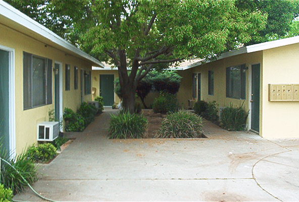 Ancaris Apartments in Fresno, CA - Foto de edificio - Building Photo