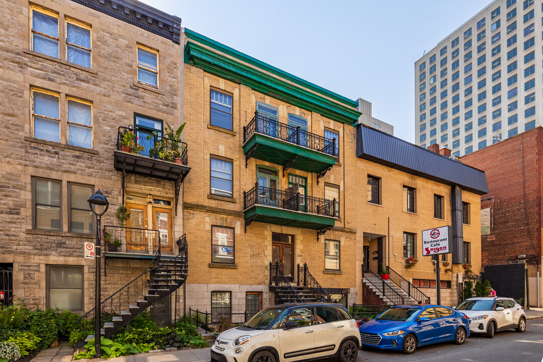 1270-1272 Saint-André Rue in Montréal, QC - Building Photo