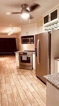 2225 NE 123rd St in North Miami, FL - Building Photo