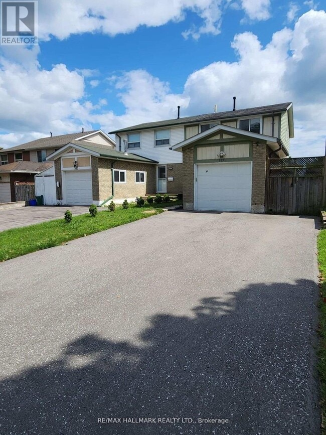 587 Bon Echo Dr in Oshawa, ON - Building Photo - Building Photo