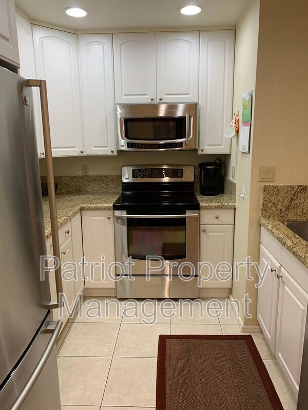 property at 9708-9708 E Vía Linda