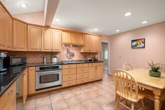 76 Windsor Rd in Medford, MA - Building Photo - Building Photo