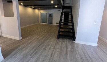 605 Rainier Way in Costa Mesa, CA - Building Photo - Building Photo