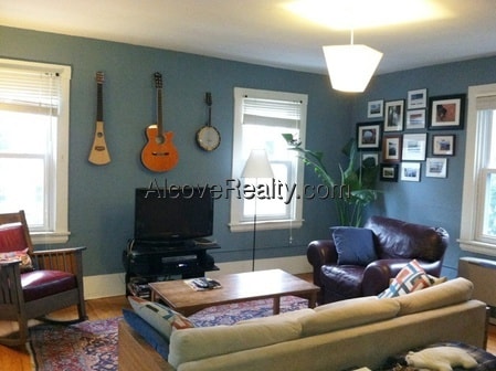 434 Franklin St, Unit 3 in Cambridge, MA - Foto de edificio - Building Photo