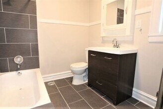 3827 N Drake Ave-Unit -3 in Chicago, IL - Building Photo - Building Photo