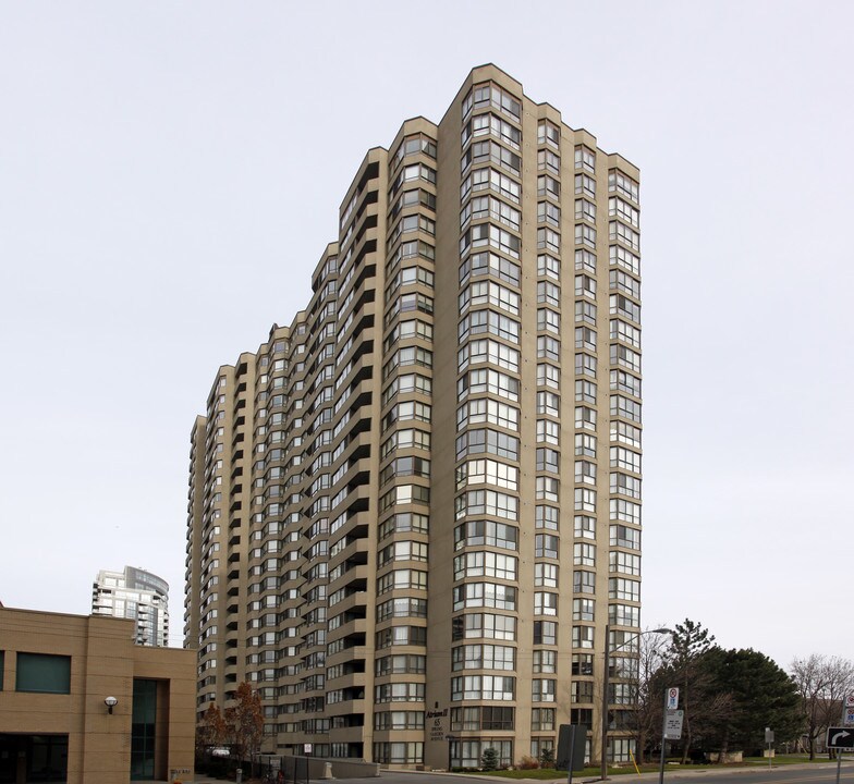 ATRIUM ii in Toronto, ON - Building Photo