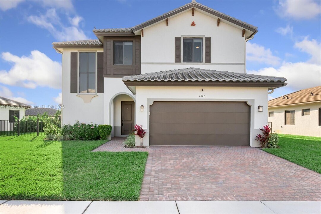 4948 Gambero Wy in Ave Maria, FL - Building Photo