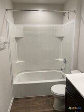 868 Margay Lp in Seguin, TX - Building Photo - Building Photo