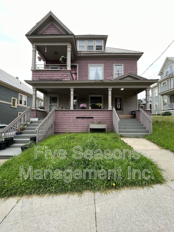 property at 212-214-214 King St