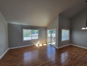 429 Tangelo in Irvine, CA - Building Photo - Building Photo