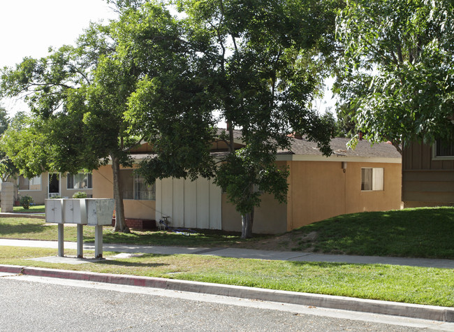 861 Prescott Way in Riverside, CA - Building Photo - Building Photo