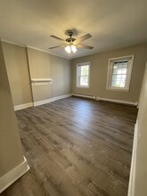46 Grove St, Unit 46-4 Grove in Clinton, MA - Foto de edificio - Building Photo