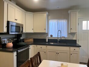 1174 Ella St in San Luis Obispo, CA - Building Photo - Building Photo