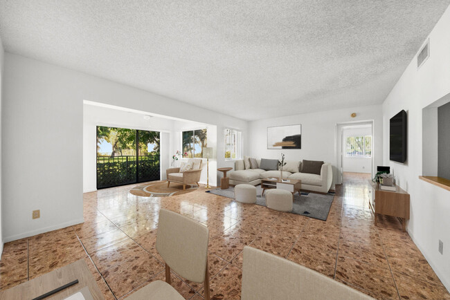 4793 Sable Pine Cir in West Palm Beach, FL - Foto de edificio - Building Photo