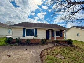 90 Grassmire Dr in Clarksville, TN - Building Photo