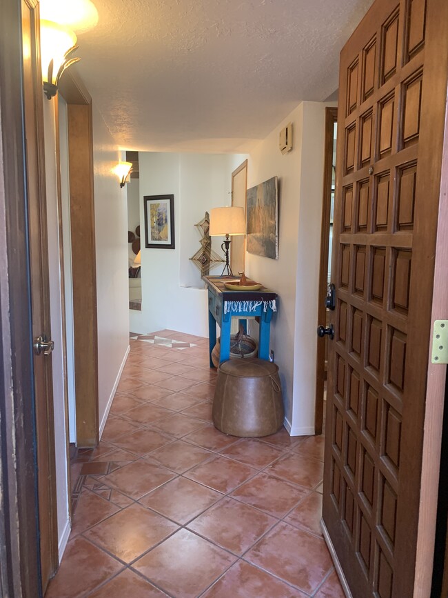 153 Calle Don Jose, Unit Main House in Santa Fe, NM - Building Photo - Building Photo