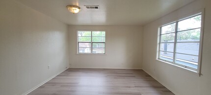 3323 Darien St in Shreveport, LA - Building Photo - Building Photo
