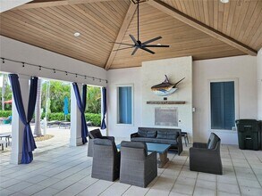 9839 Haze Dr in Venice, FL - Foto de edificio - Building Photo