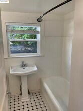 512 E St-Unit -C in Antioch, CA - Building Photo - Building Photo