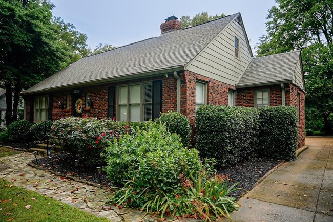 property at 3350 Highland Park Pl