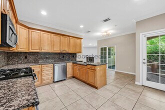 1200 E Highland Ave, Unit Apt 102 in Redlands, CA - Foto de edificio - Building Photo