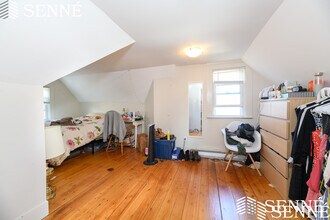 5 Beacon St, Unit 2 in Somerville, MA - Building Photo - Building Photo