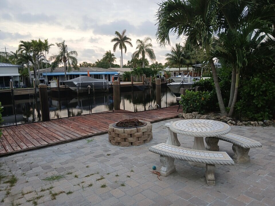 2200 NE 19th Ave, Unit Wilton Manors Suite in Wilton Manors, FL - Building Photo
