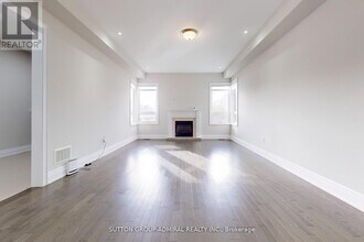 15 Settlers Field Rd in Brampton, ON - Building Photo - Building Photo