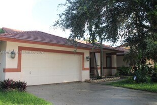 10340 SW 15th St in Pembroke Pines, FL - Building Photo